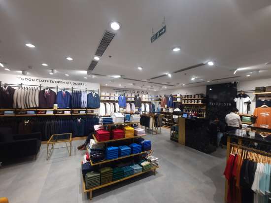 Van Heusen Opens 16th Store in Mumbai